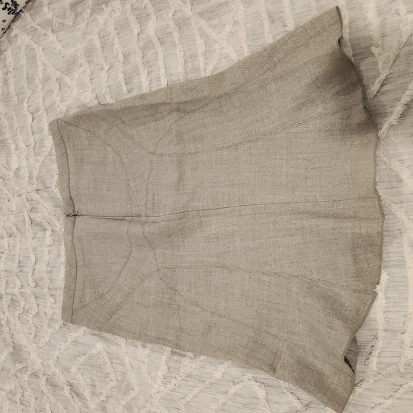 BCBGMaxAzria Gray Knee-Length Pencil Skirt Size 2! - Picture 7 of 10